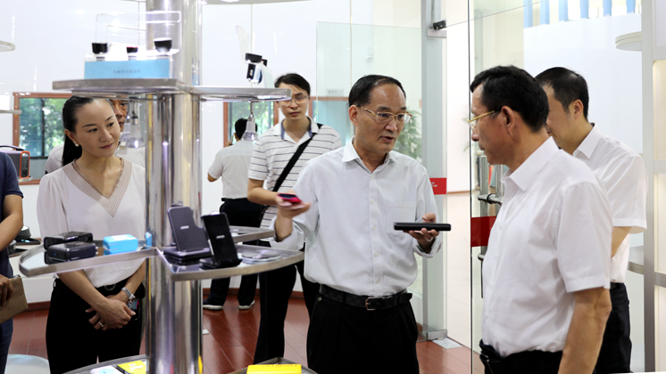 市委常委、市委統(tǒng)戰(zhàn)部部長歐陽鋒調(diào)研炬神電子