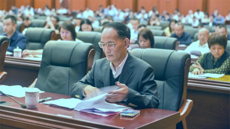 湖南炬神電子榮獲“新郴州貢獻(xiàn)獎(jiǎng)”，董事長(zhǎng)楊譓鵬作代表發(fā)言